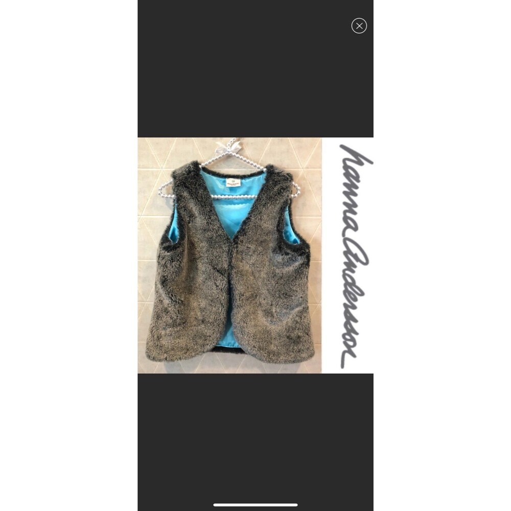 Hanna Andersson gray faux fur vest size